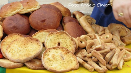 Dormenti,friselle e taralli